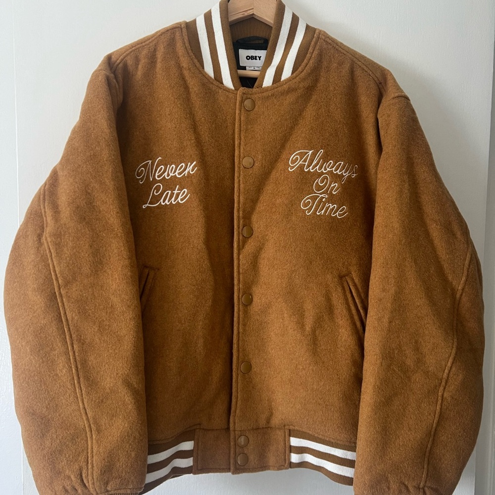 Obey time varsity jacket 
Size: Medium 
Color: chestnut